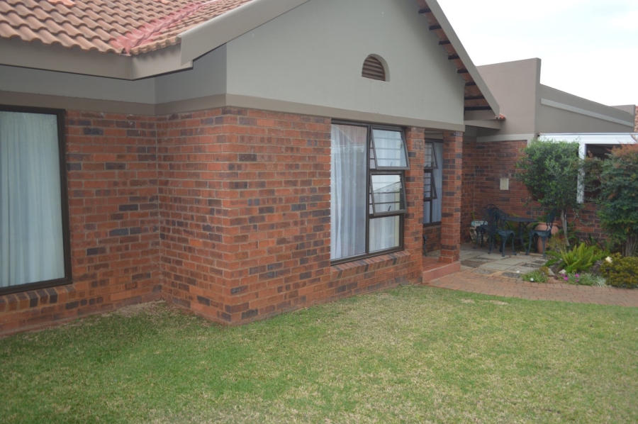 3 Bedroom Property for Sale in Flamwood North West